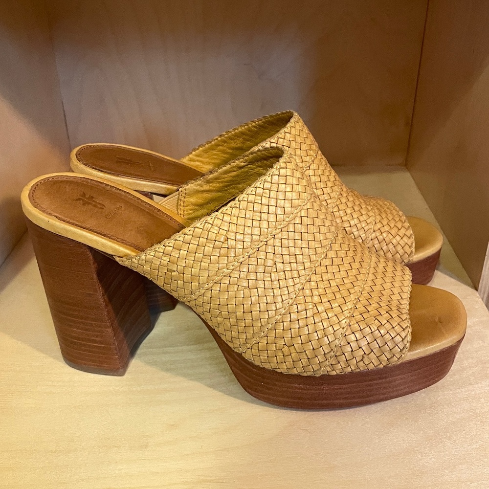 Frye Katie Woven Platform Mule - Size 9